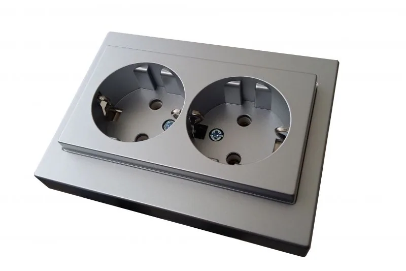 Dubbele wandcontactdoos met randaarde, metallic