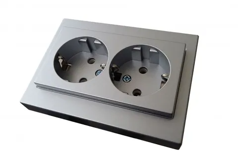 Dubbele wandcontactdoos met randaarde, metallic